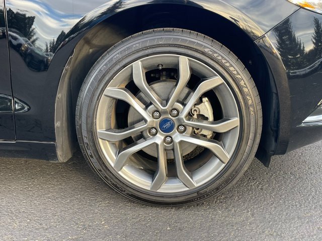 Used 2017 Ford Fusion SE w/ Equipment Group 201A image 10