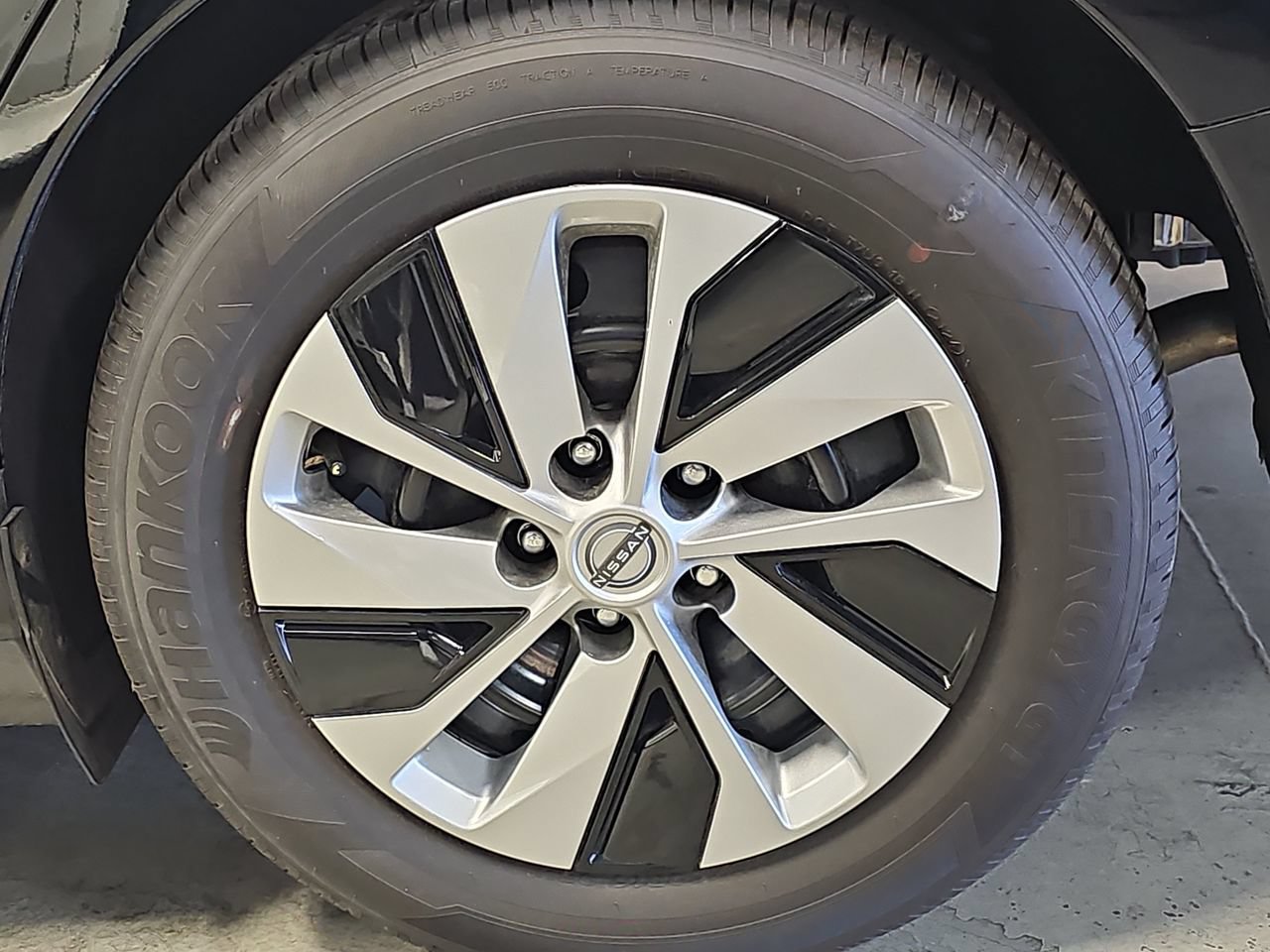 Used 2025 Nissan Altima 2.5 S FWD image 32