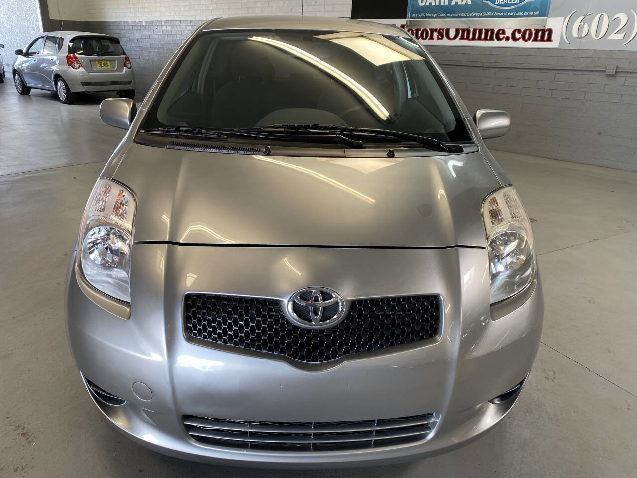 Used 2008 Toyota Yaris 2-Door Hatchback image 2
