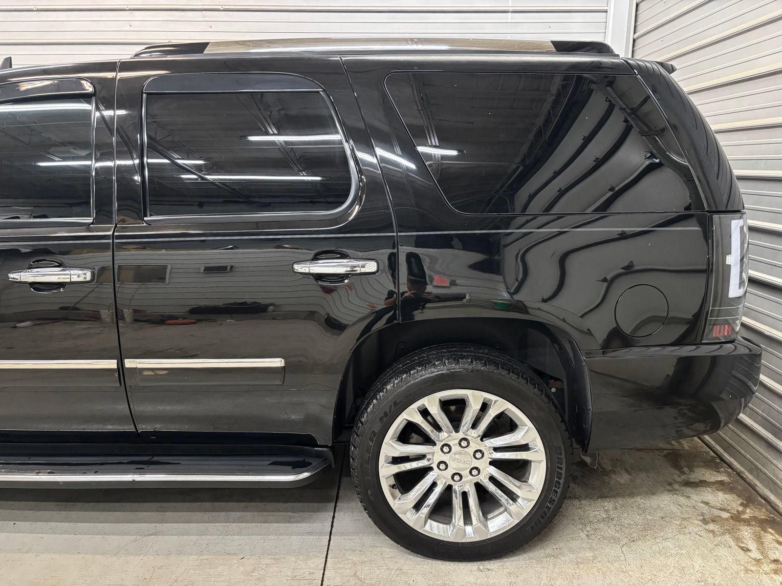 Used 2014 GMC Yukon Denali AWD/4WD image 7