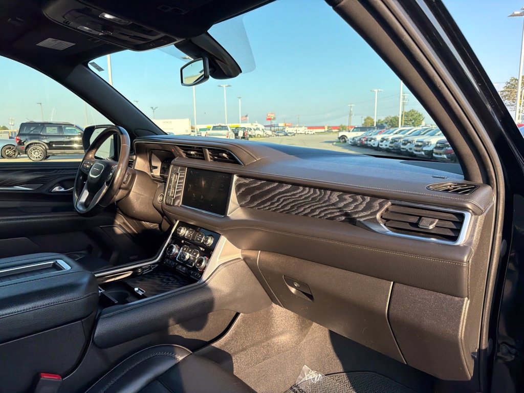 Used 2022 GMC Yukon XL Denali w/ Max Trailering Package AWD/4WD image 24