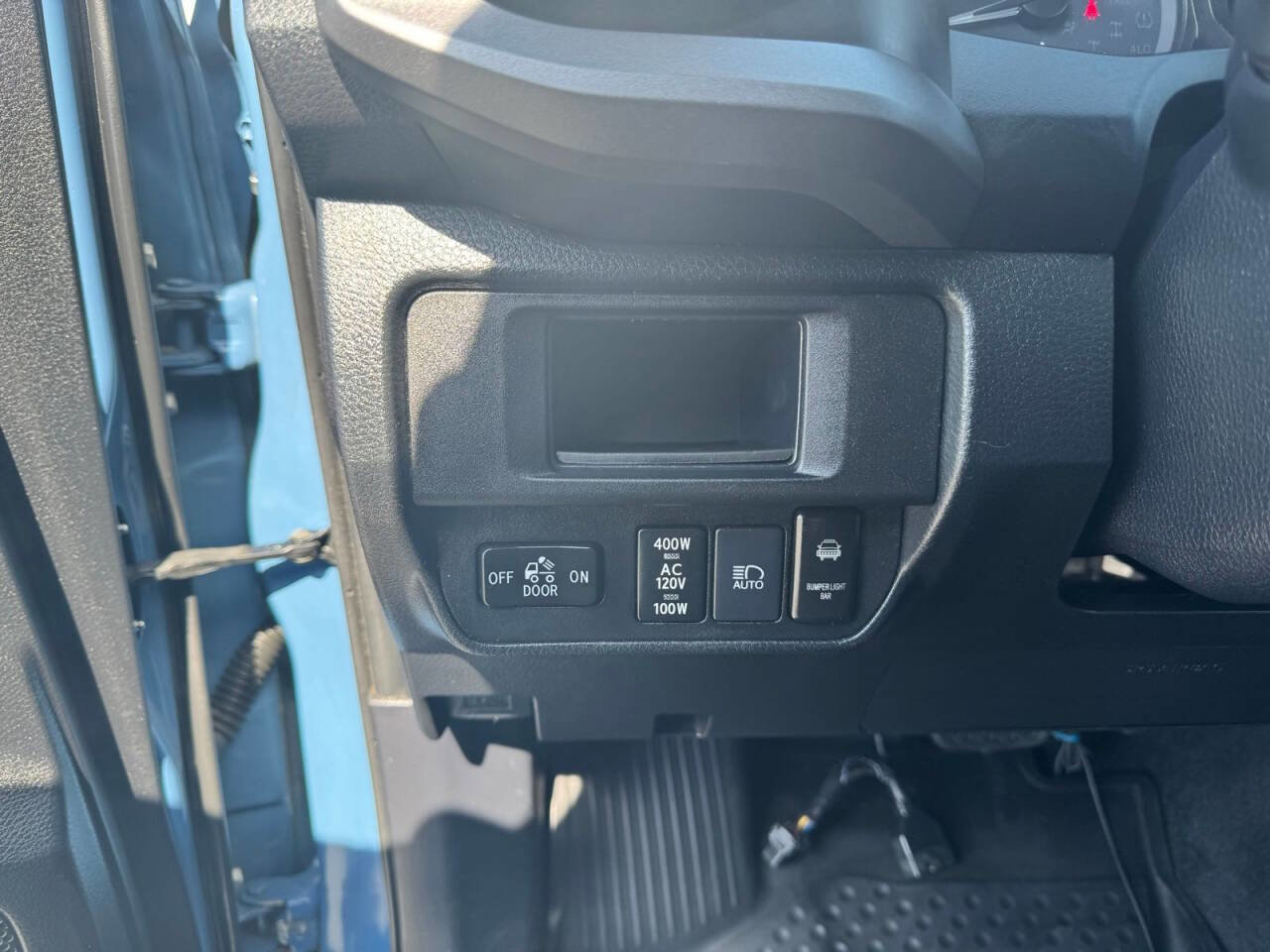 Used 2019 Toyota Tacoma TRD Off-Road AWD/4WD image 13