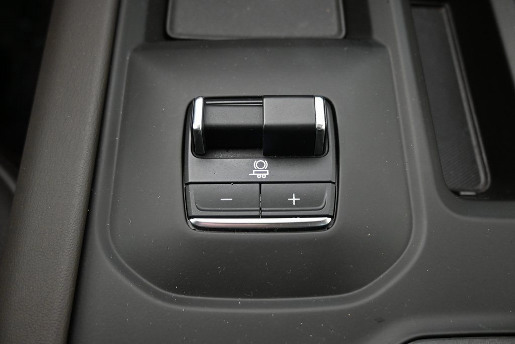 Used 2025 GMC Sierra 3500 Denali w/ Denali Reserve Package image 32