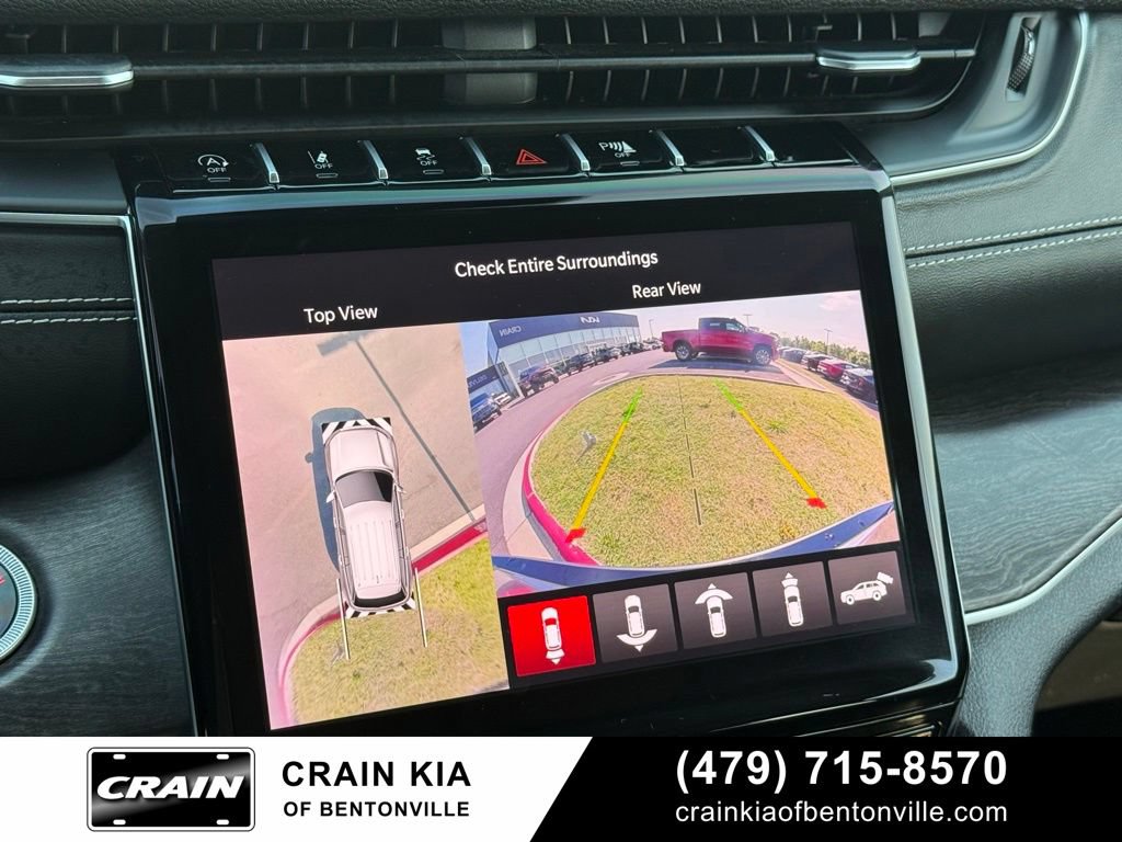 Used 2023 Jeep Grand Cherokee Limited w/ Luxury Tech Group II AWD/4WD image 15