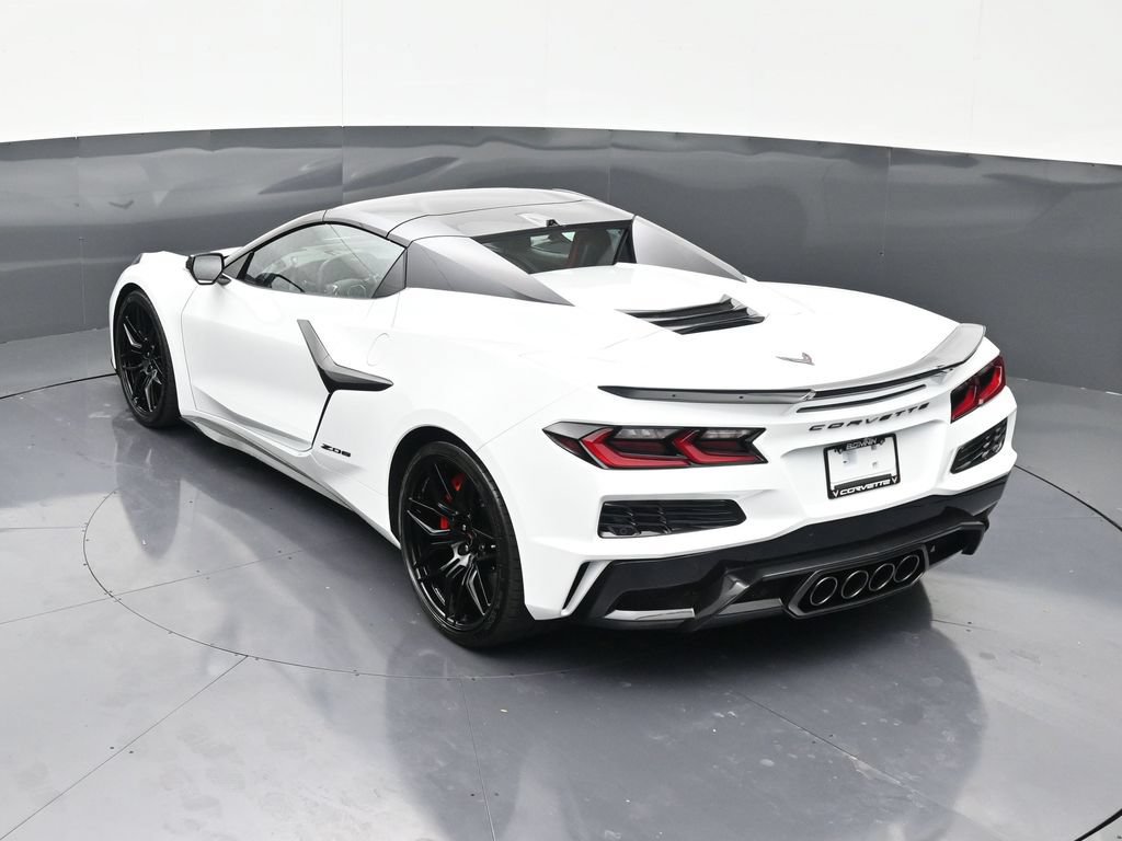 Used 2026 Chevrolet Corvette Z06 RWD image 11