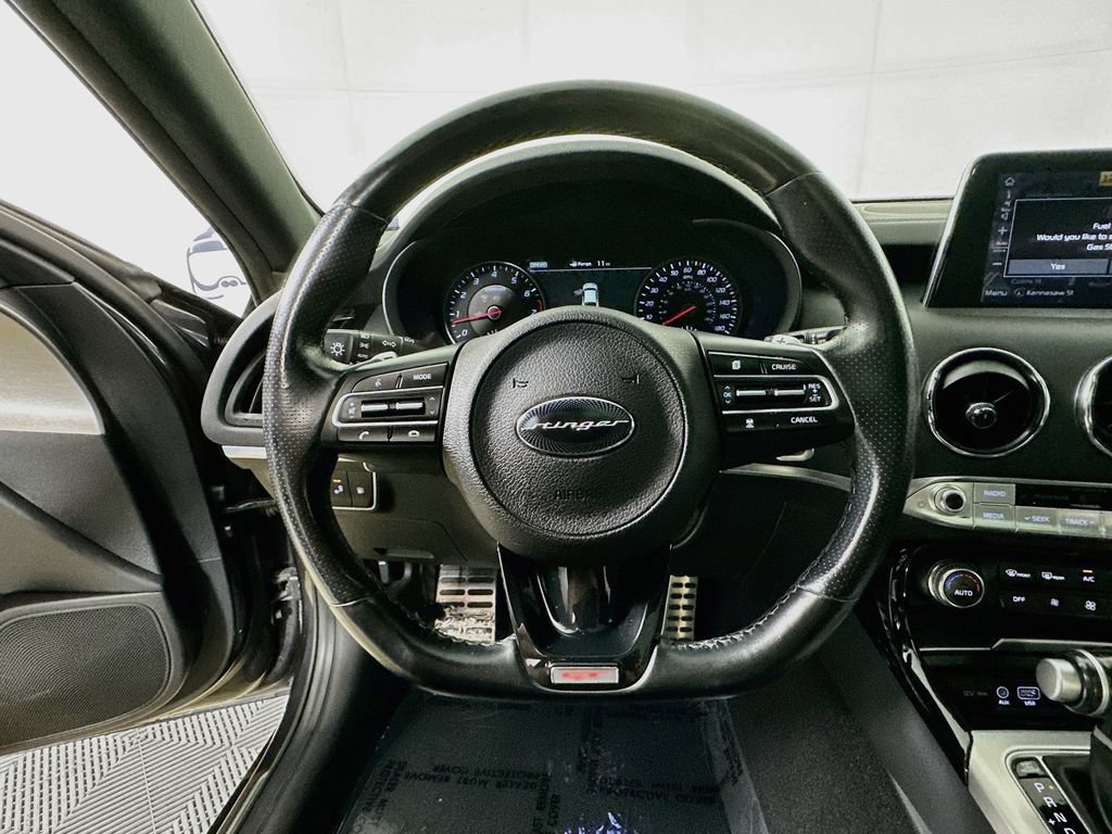 Used 2020 Kia Stinger GT1 RWD image 13