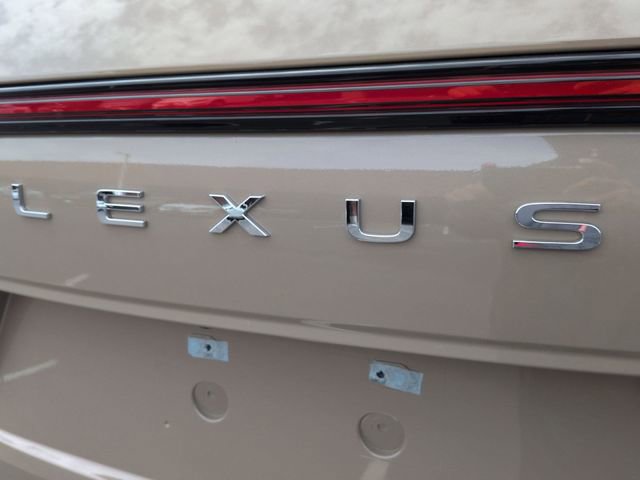 Used 2025 Lexus LX 700h Overtrail AWD/4WD image 28