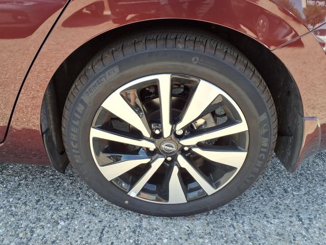 Certified 2025 Nissan Sentra SV w/ SV Premium Package FWD image 19