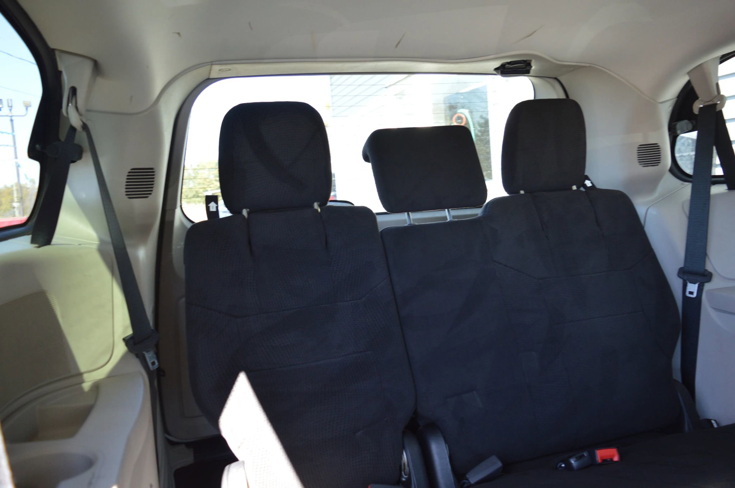 Used 2013 Dodge Grand Caravan SE image 31