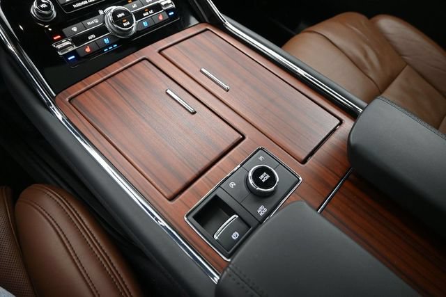 Certified 2023 Lincoln Navigator Reserve AWD/4WD image 19