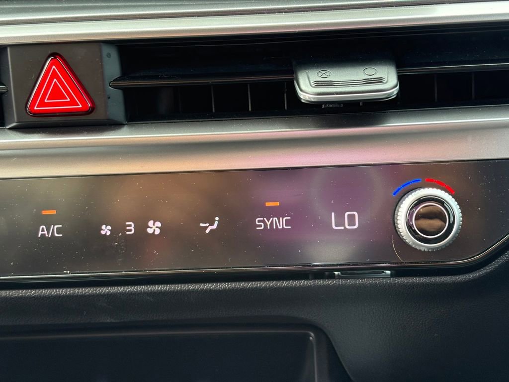 Certified 2024 Kia Sorento S image 31