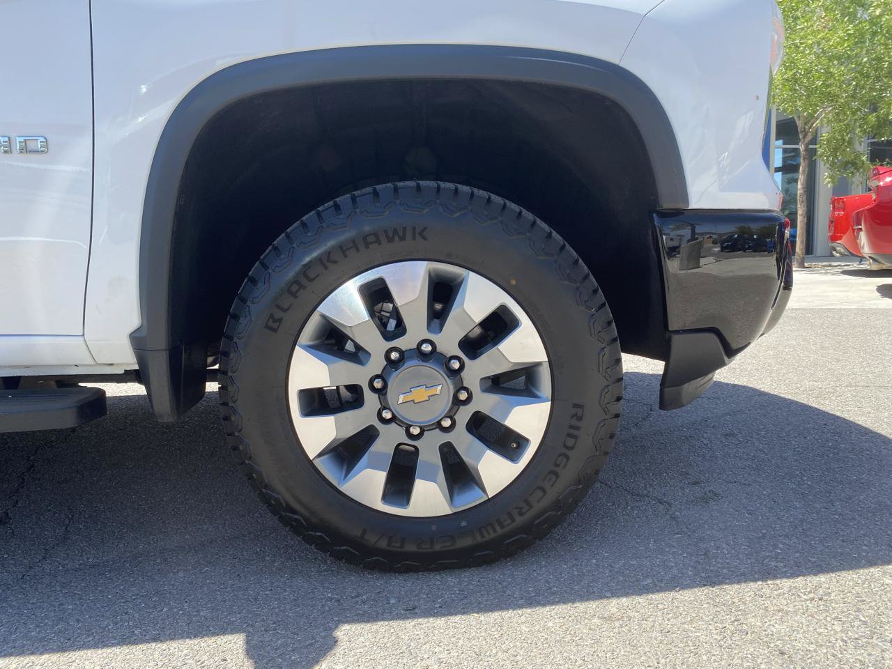 Used 2025 Chevrolet Silverado 2500 Custom w/ Custom Value Package RWD image 3