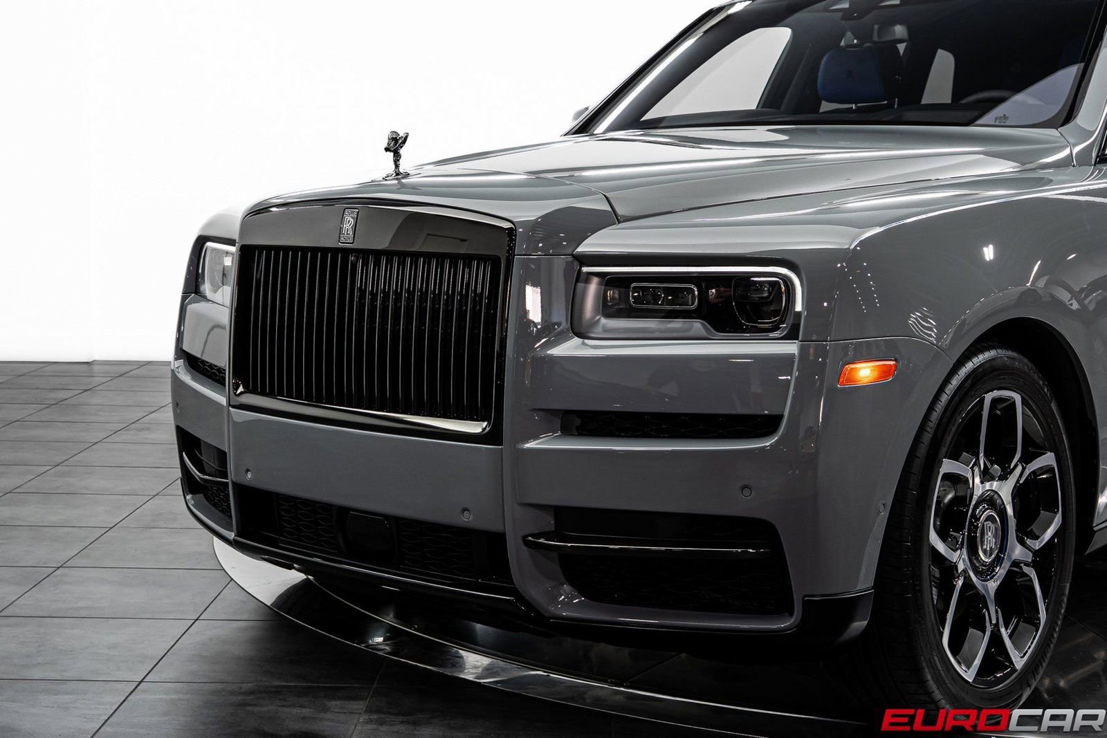 Used 2022 Rolls-Royce Cullinan Black Badge w/ Dark Exterior Package image 14