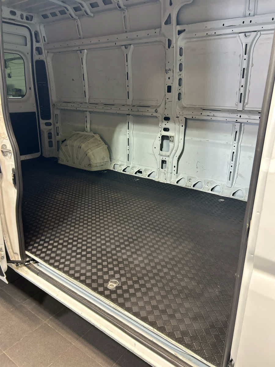 Used 2023 RAM ProMaster 2500 FWD image 5