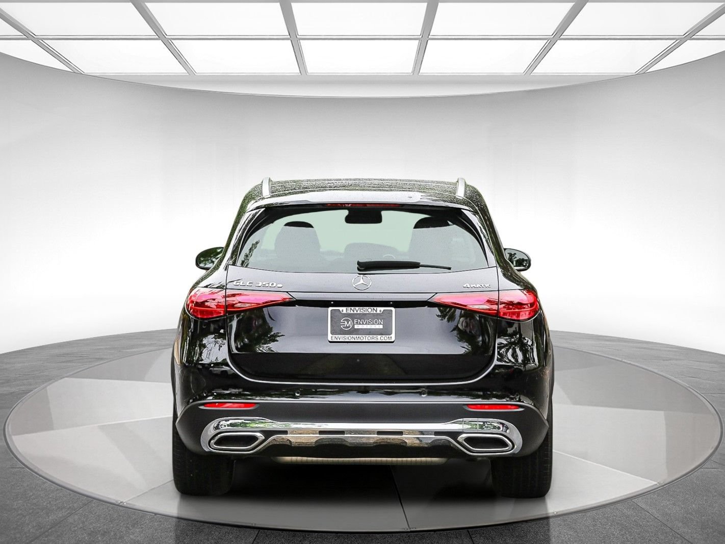 Used 2025 Mercedes-Benz GLC 350e 4MATIC image 3