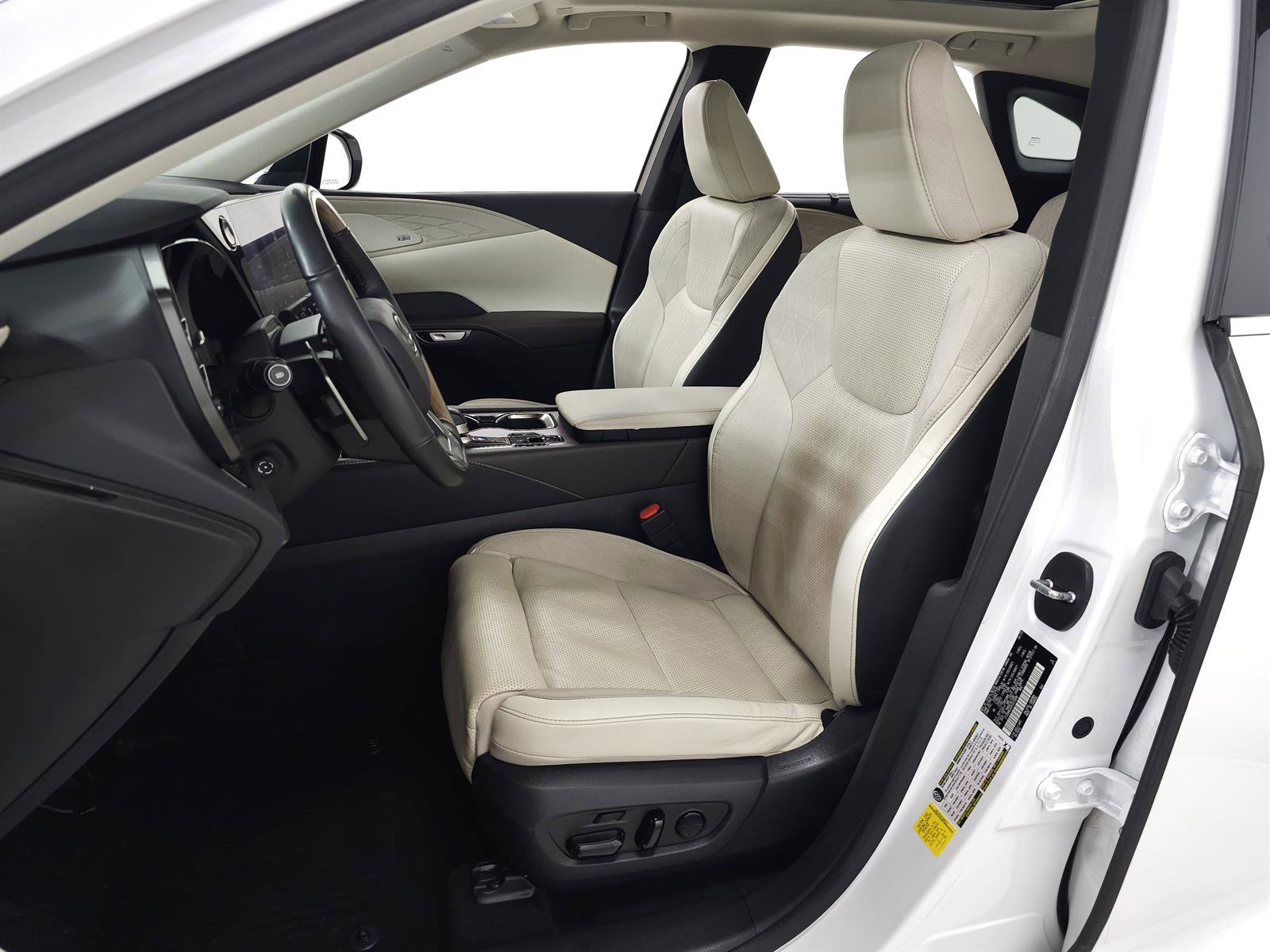 Certified 2023 Lexus RX 350 w/ Cold Area Package AWD/4WD image 16