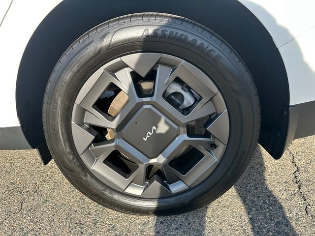 Used 2026 Kia Carnival EX FWD image 14