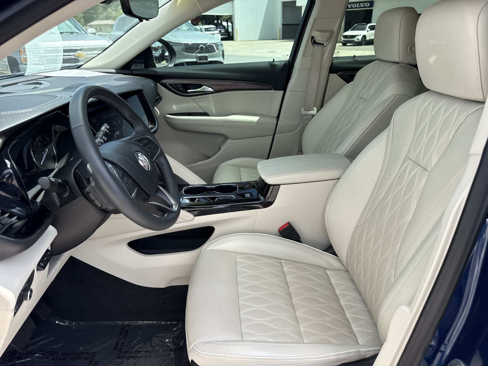 Used 2022 Buick Envision Avenir w/ Technology Package II FWD image 9