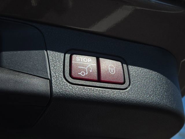 New 2026 Mercedes-Benz GLB 250 4MATIC image 30