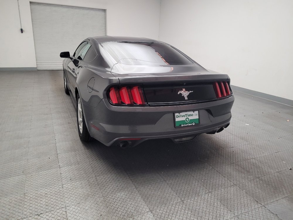 Used 2016 Ford Mustang Coupe image 6