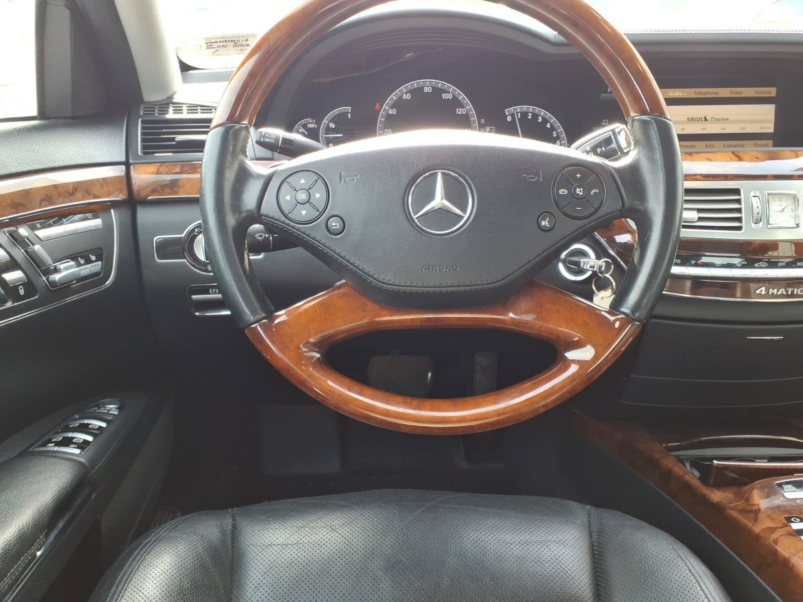 Used 2011 Mercedes-Benz S 550 4MATIC image 5
