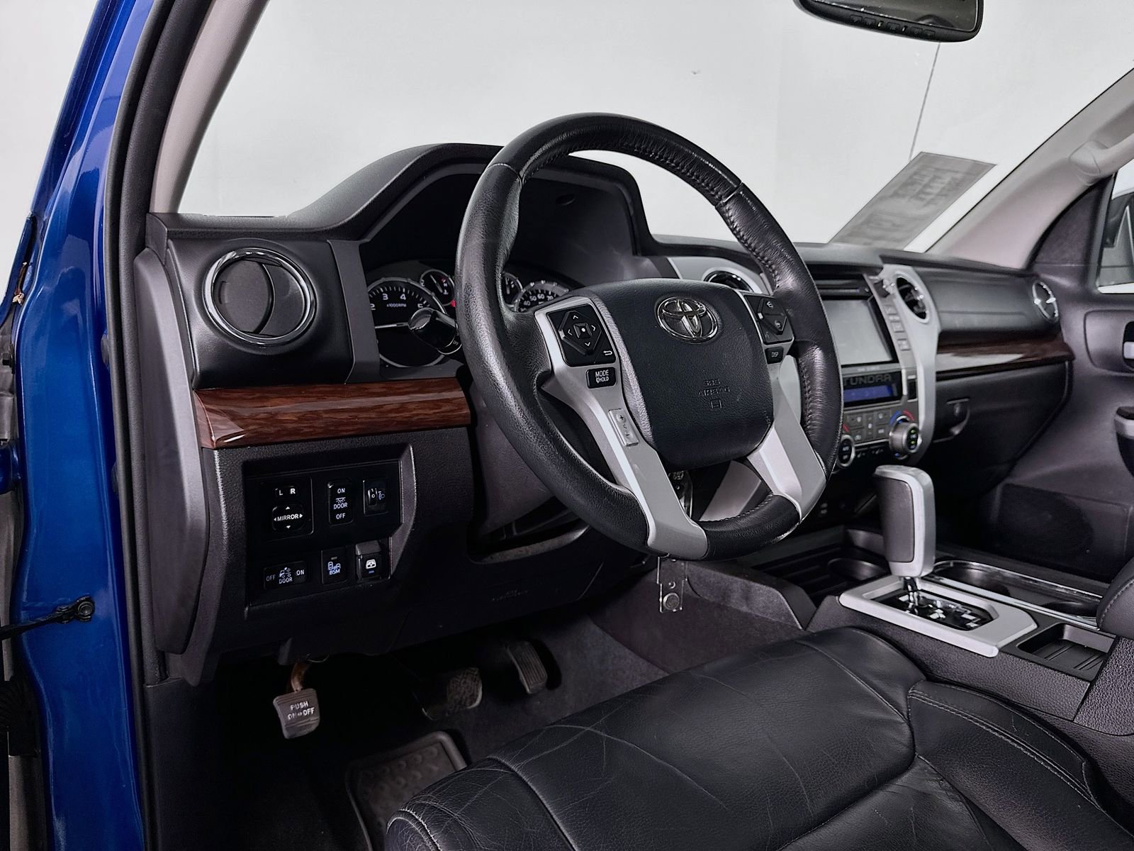 Used 2016 Toyota Tundra Limited w/ Limited Premium Package image 10