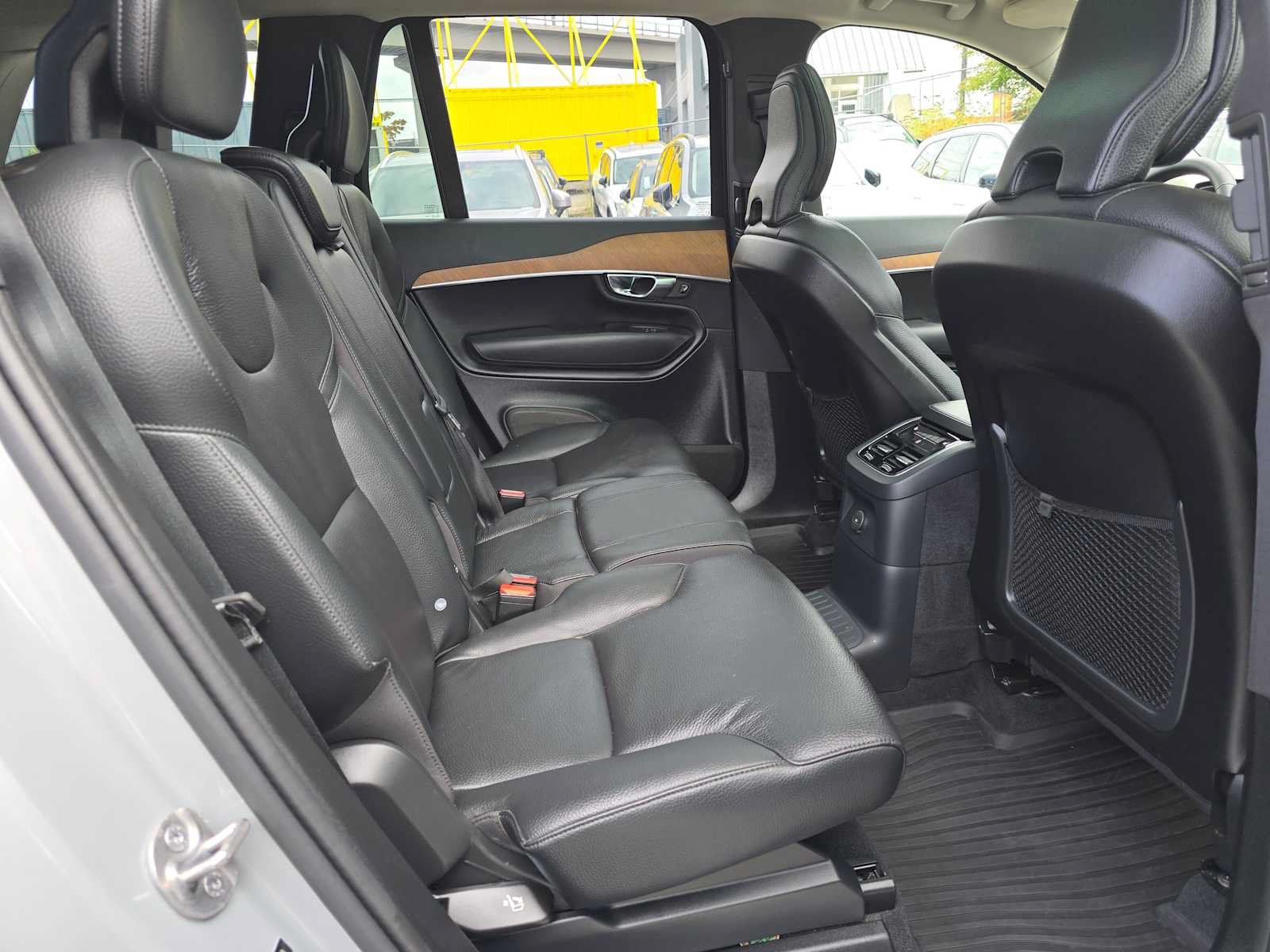Used 2024 Volvo XC90 T8 Plus w/ Protection Package Premier AWD/4WD image 13