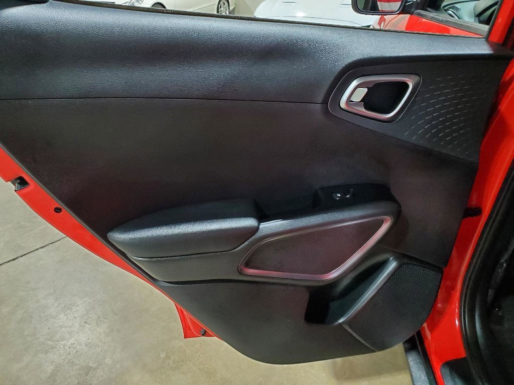 Used 2020 Kia Soul S image 24
