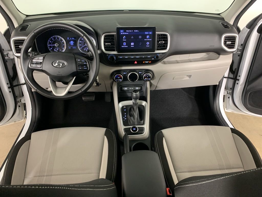 Used 2022 Hyundai Venue SEL image 31