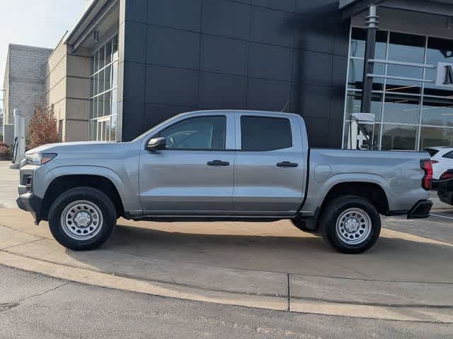 Used 2024 Chevrolet Colorado W/T image 2