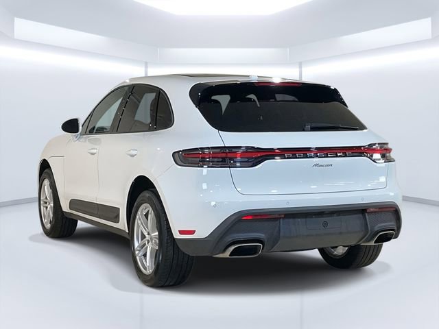 Used 2024 Porsche Macan image 3