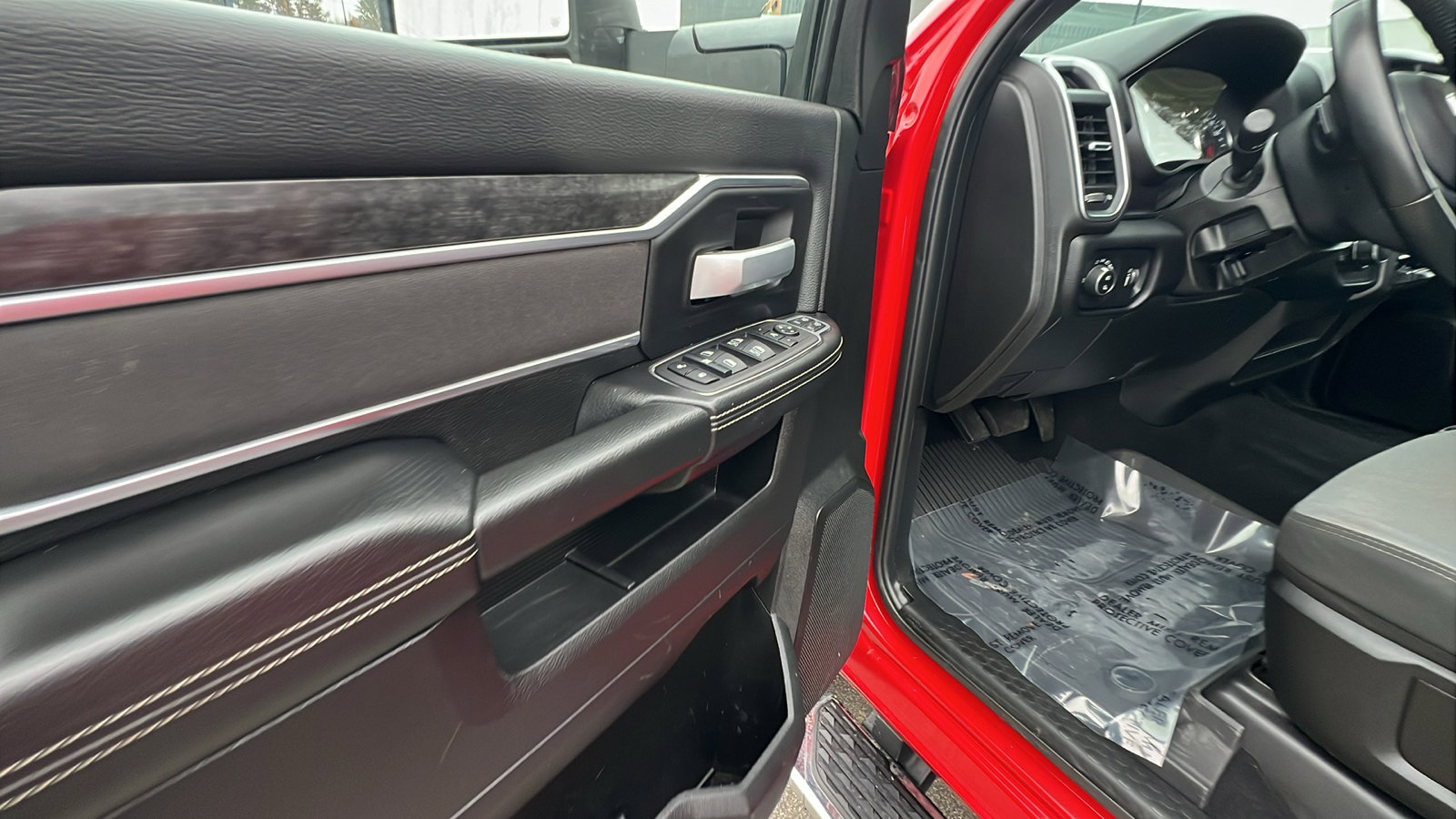 Used 2024 RAM 2500 Big Horn w/ Bed Utility Group image 15