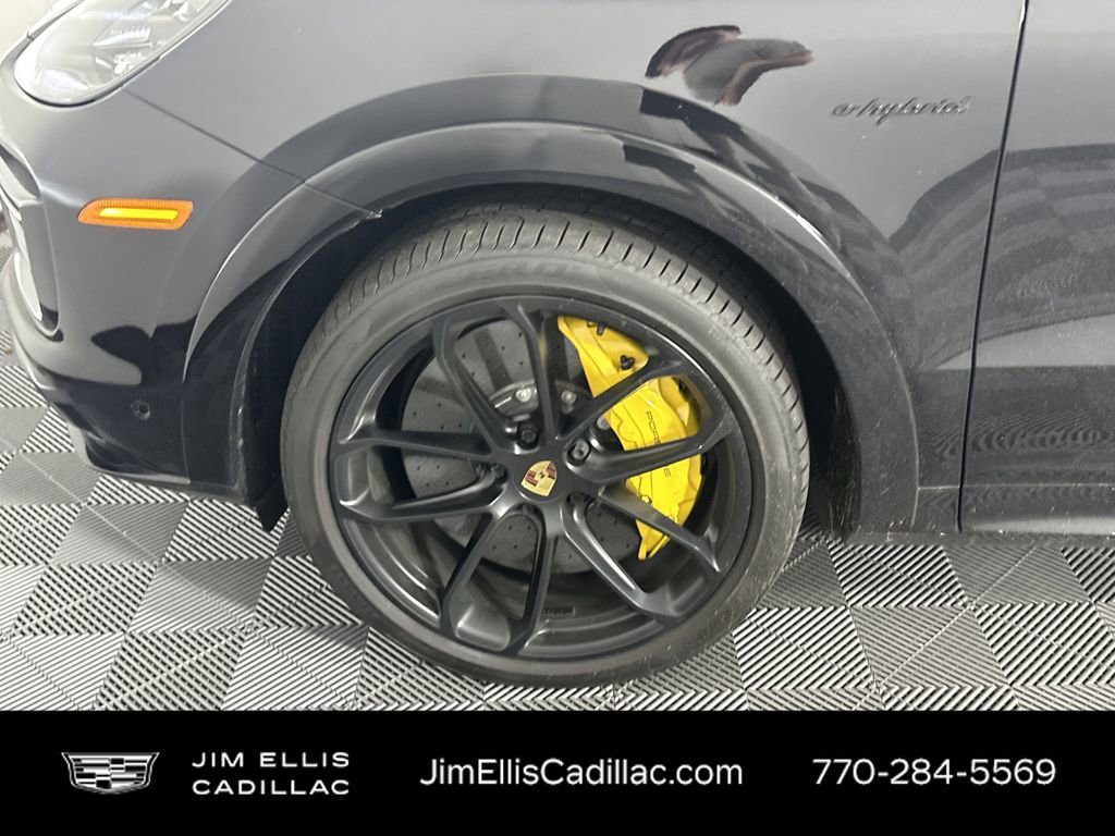 Used 2022 Porsche Cayenne Turbo S image 10