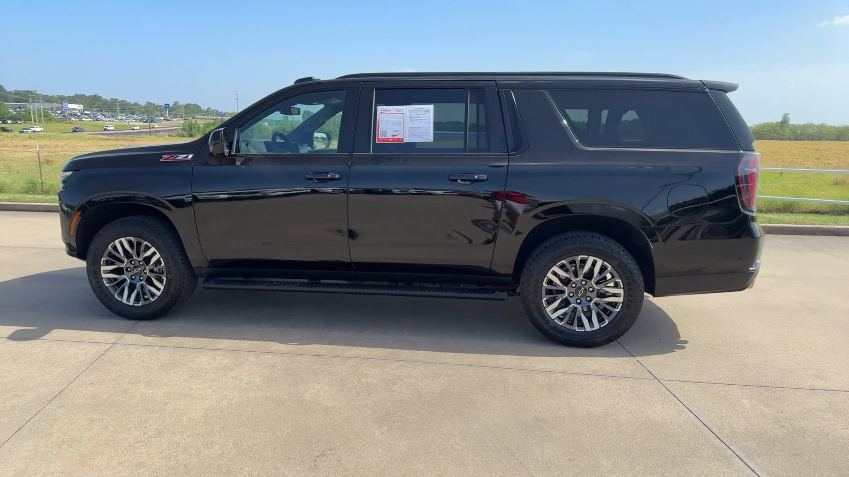 Used 2025 Chevrolet Suburban Z71 AWD/4WD image 6