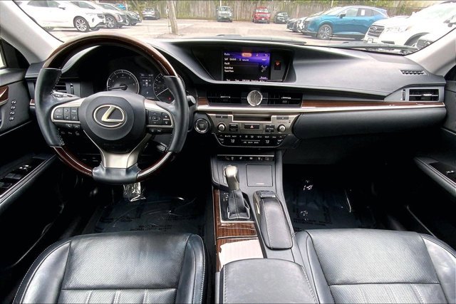 Used 2017 Lexus ES 350 w/ Luxury Package FWD image 15