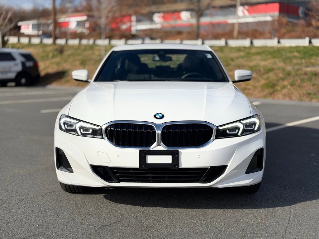 Certified 2023 BMW 330i xDrive Sedan w/ Driving Assistance Package image 10