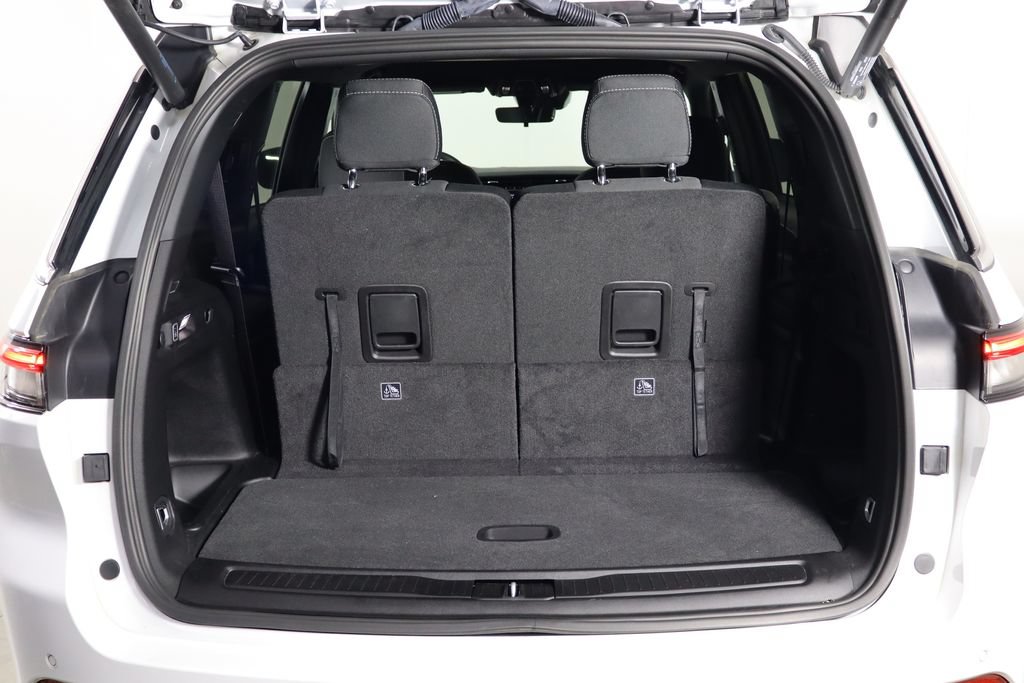Used 2025 Jeep Grand Cherokee L Laredo w/ Luxury Tech Group I RWD image 18