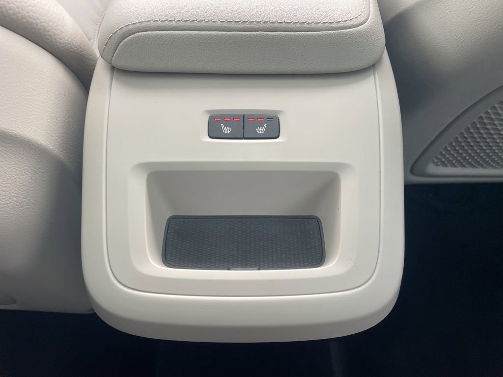Certified 2023 Volvo XC60 B5 Plus w/ Climate Package image 22