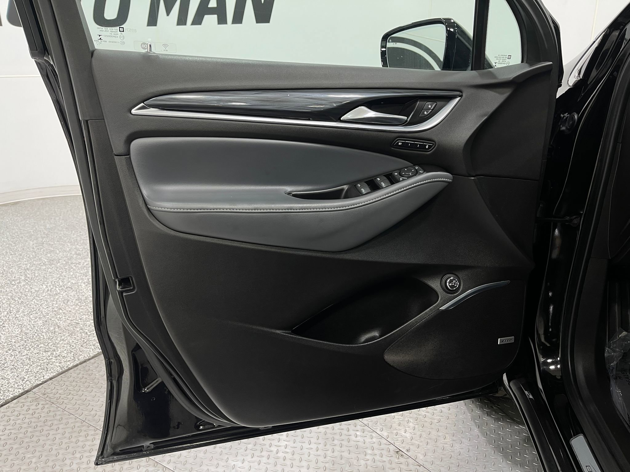 Used 2019 Buick Enclave Premium w/ Experience Buick Package FWD image 16