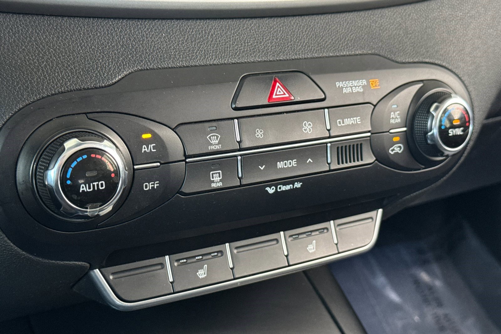 Used 2017 Kia Sorento LX w/ LX V6 Convenience Package FWD image 17