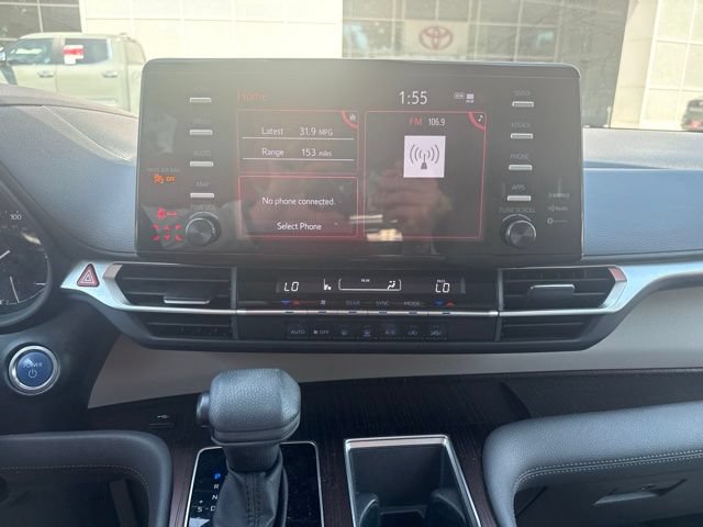 Used 2023 Toyota Sienna LE AWD/4WD image 11