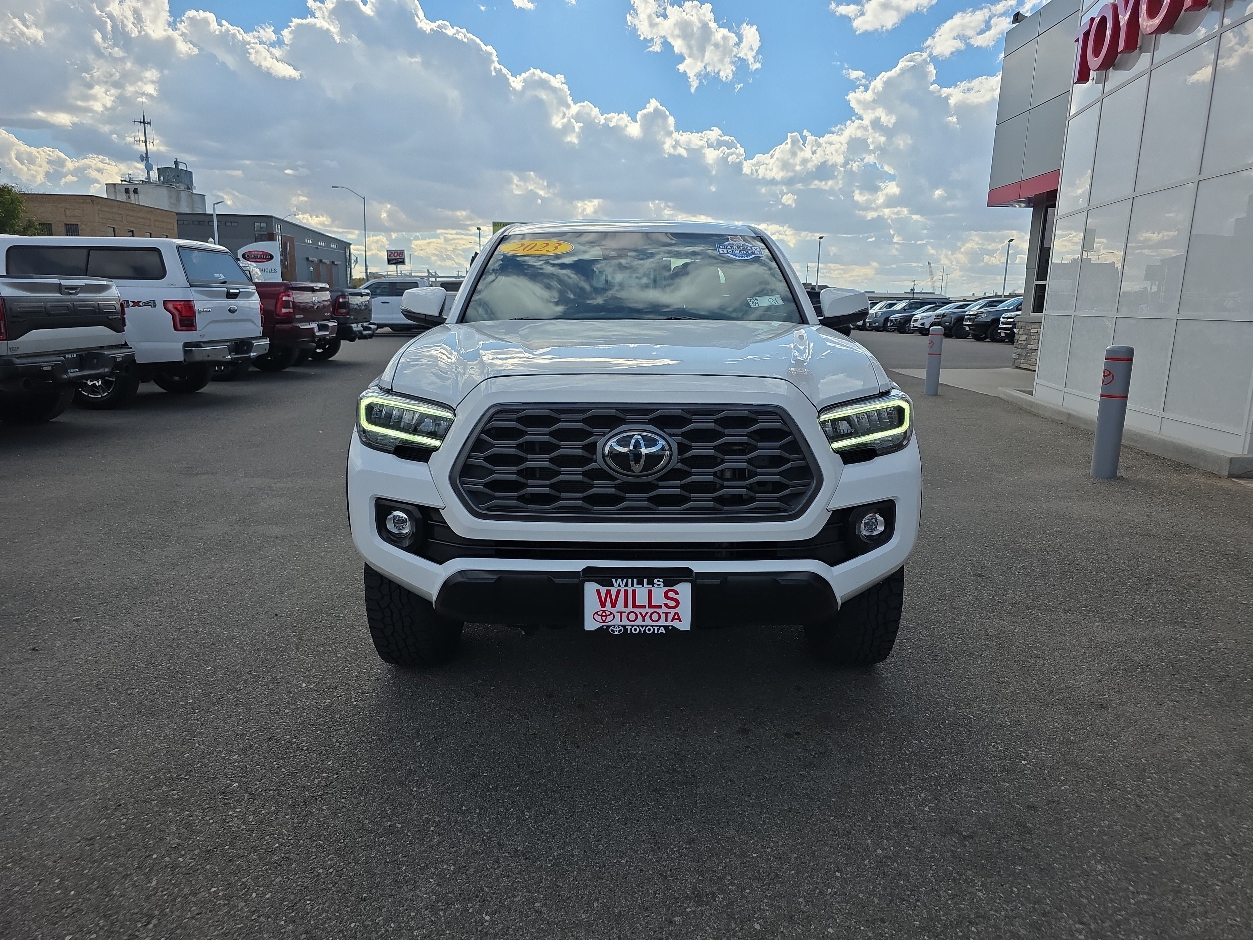 Used 2023 Toyota Tacoma TRD Off-Road AWD/4WD image 5
