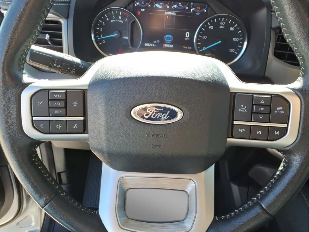Used 2024 Ford Expedition XLT image 19