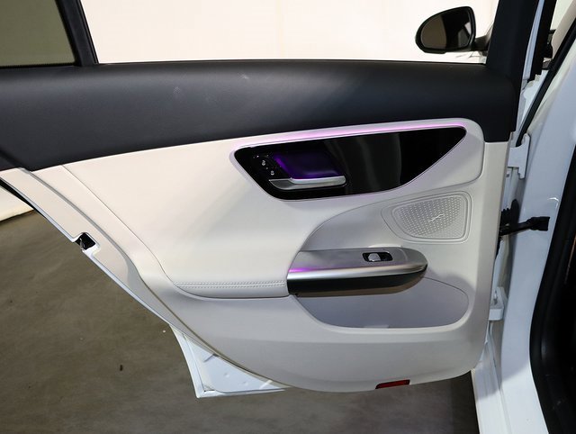 Used 2024 Mercedes-Benz C 300 4MATIC Sedan image 25