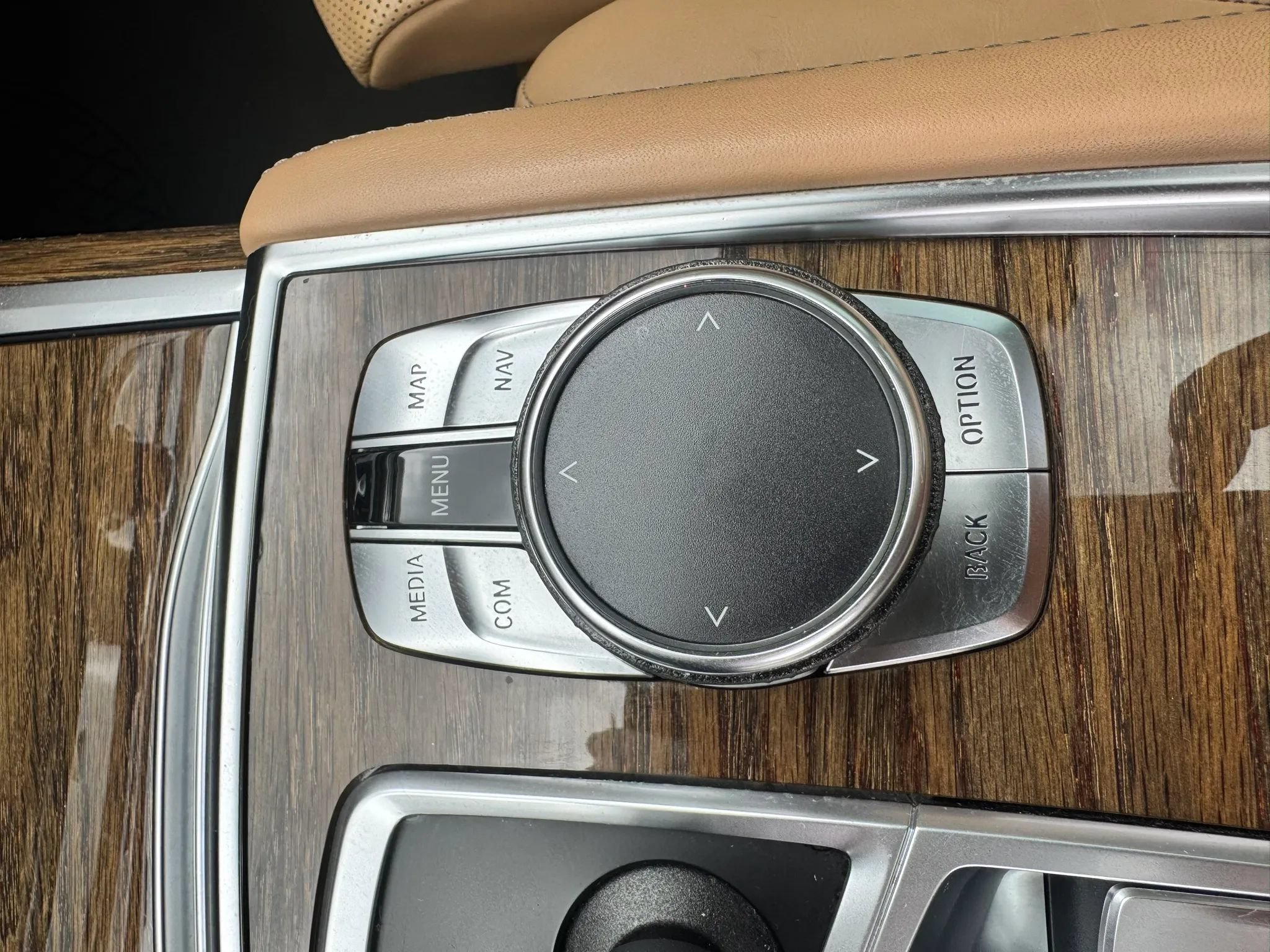 Used 2016 BMW 750i xDrive AWD/4WD image 32