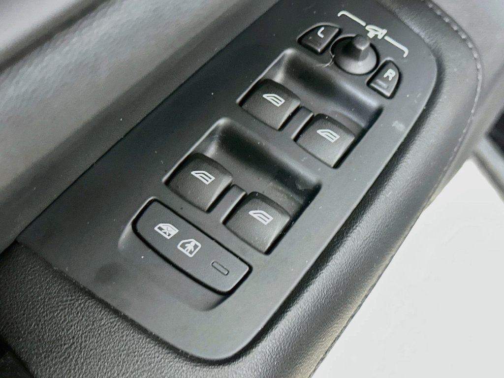 Used 2023 Volvo S60 B5 Plus FWD image 22