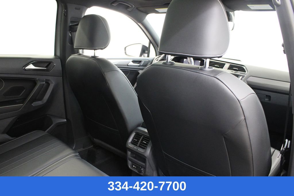 Used 2022 Volkswagen Tiguan SE R-Line image 20