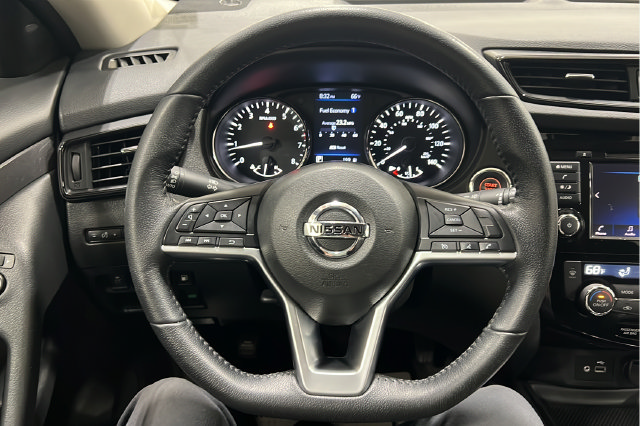 Used 2020 Nissan Rogue SV AWD/4WD image 22