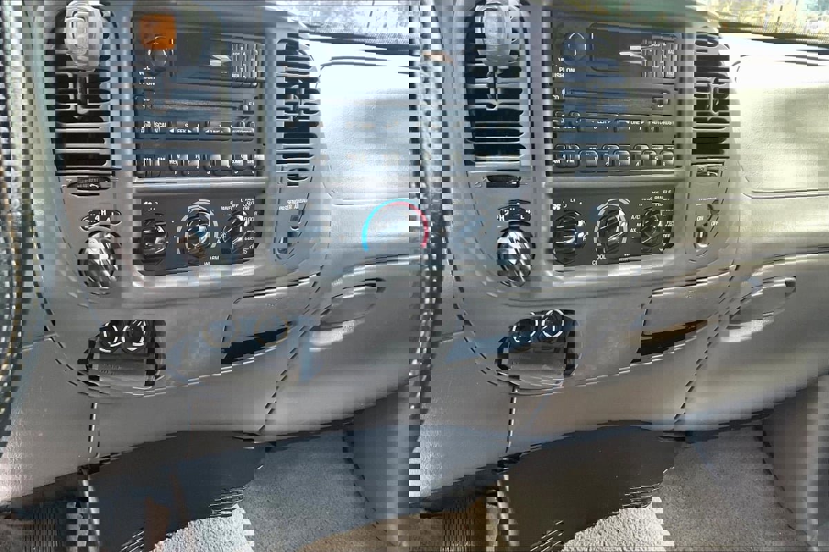 Used 2001 Ford F150 XL image 14