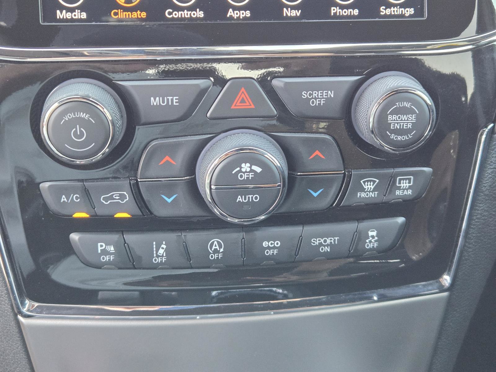 Certified 2021 Jeep Grand Cherokee Laredo X AWD/4WD image 12
